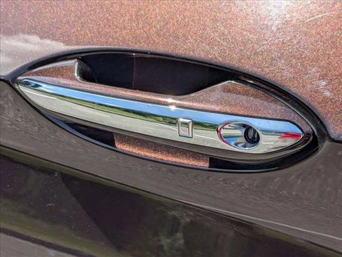 Used 2020 INFINITI QX50 Luxe w/ Navigation Package image 17