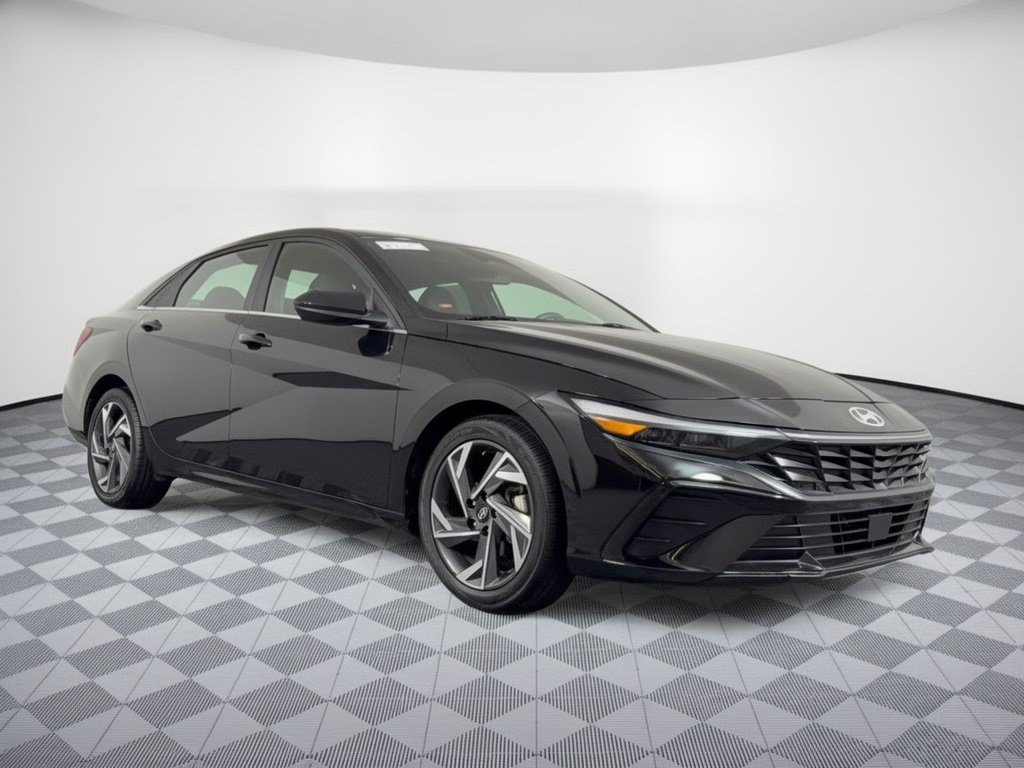 Used 2025 Hyundai Elantra SEL FWD image 7