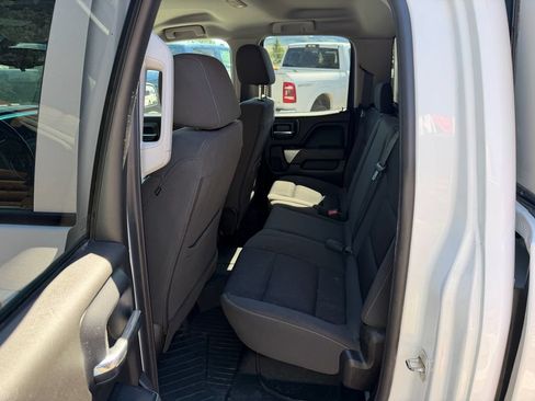 Used 2018 Chevrolet Silverado 1500 LT AWD/4WD image 9
