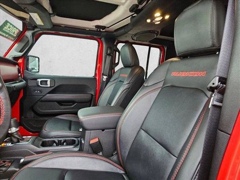Used 2022 Jeep Gladiator Rubicon w/ Cold Weather Group AWD/4WD image 18