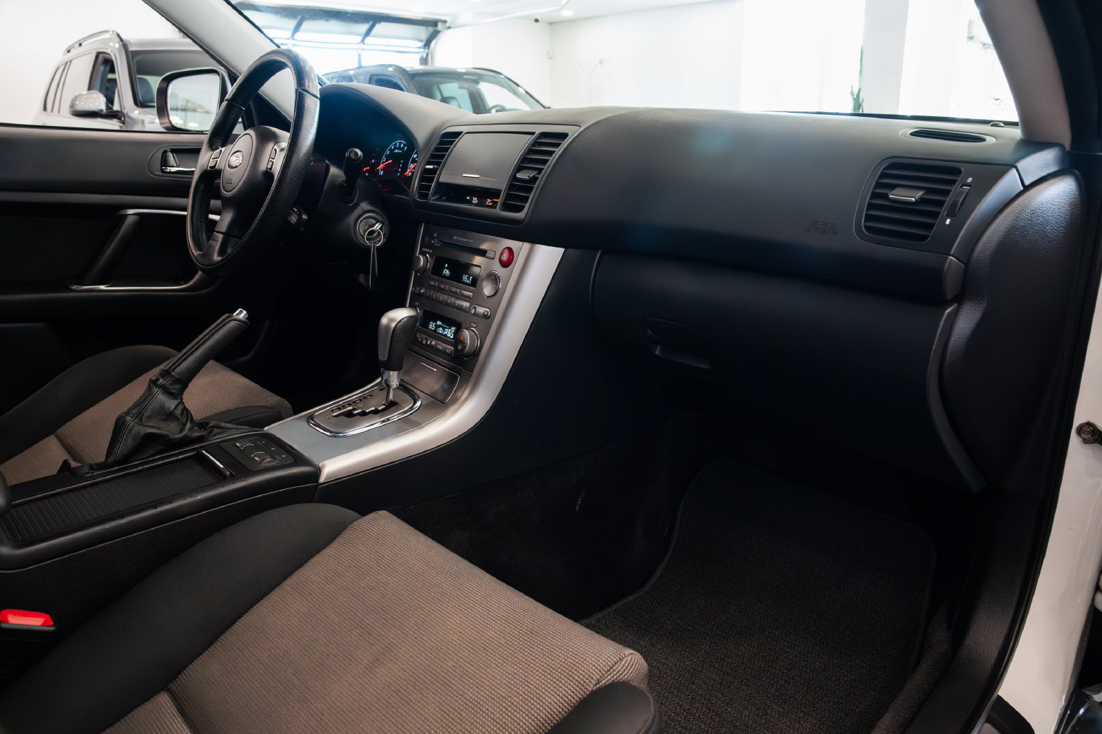 Used 2005 Subaru Outback 2.5XT AWD/4WD image 22