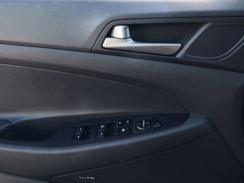 Used 2018 Hyundai Tucson SEL Plus image 12