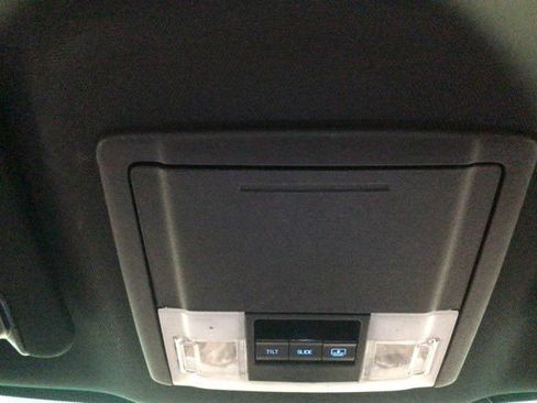Used 2017 Ford Explorer Limited AWD/4WD image 25