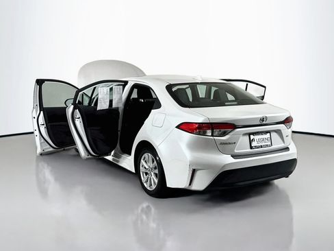 Used 2024 Toyota Corolla LE w/ LE Premium Package FWD image 18
