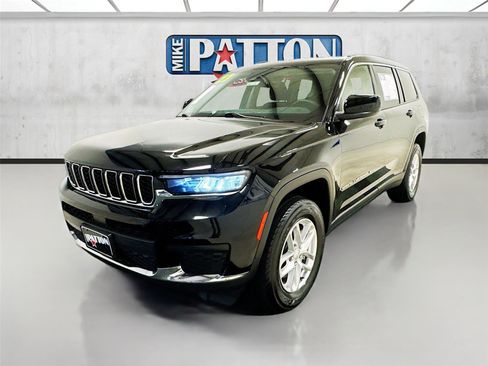 Used 2023 Jeep Grand Cherokee L Laredo image 3