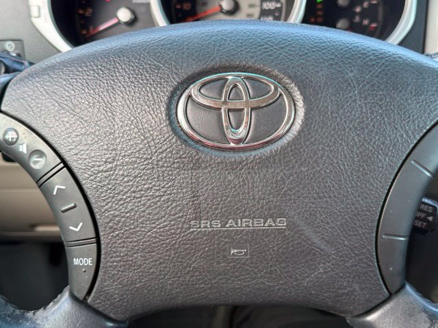 Used 2004 Toyota 4Runner SR5 AWD/4WD image 24