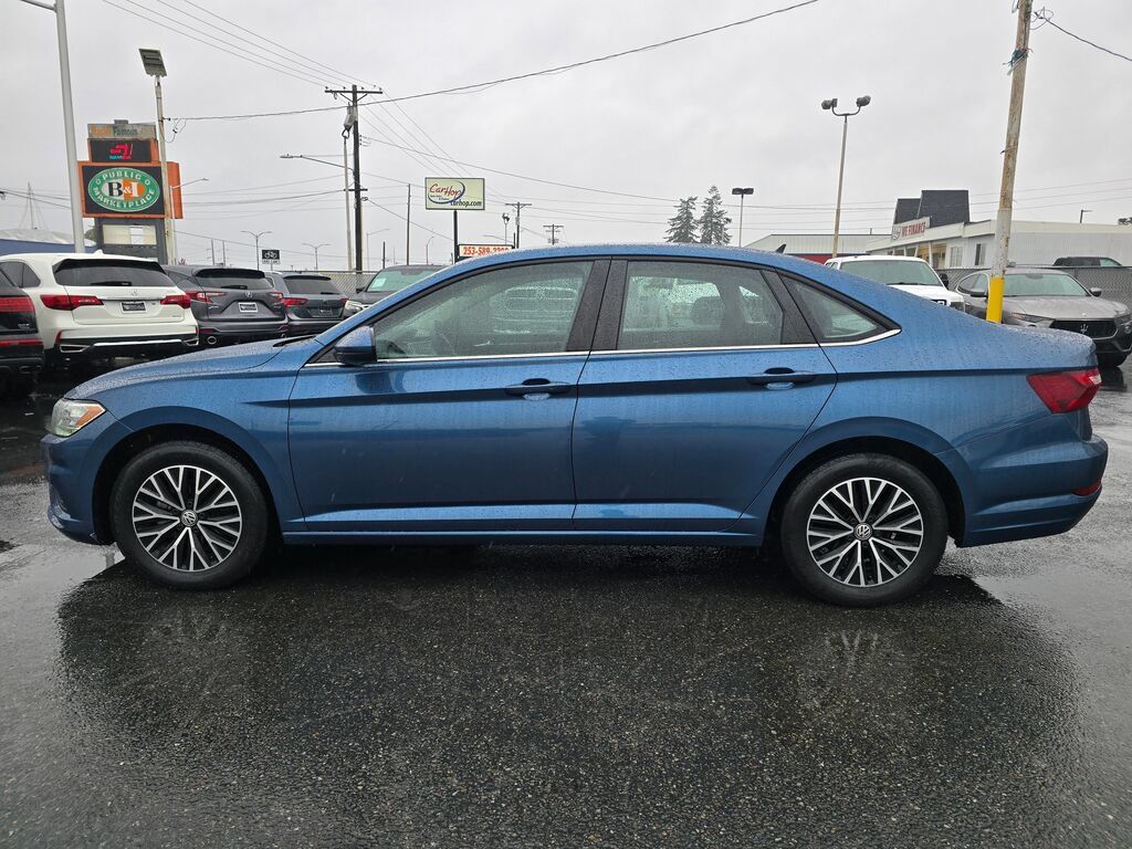 Used 2021 Volkswagen Jetta SE w/ SE Cold Weather Package FWD image 9