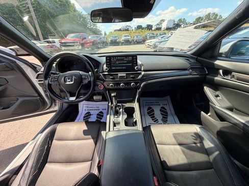 Used 2018 Honda Accord Sport image 11