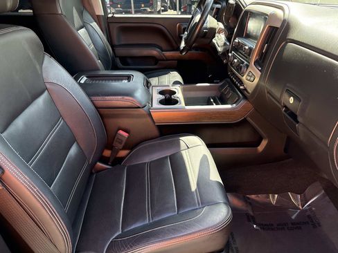 Used 2019 GMC Sierra 2500 Denali w/ Duramax Plus Package AWD/4WD image 33