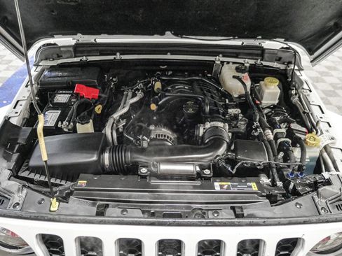 Used 2023 Jeep Gladiator Overland image 15