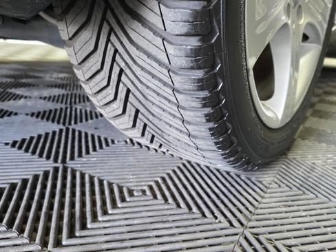 Used 2015 Mercedes-Benz E 350 4MATIC Sedan image 33