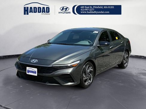 Used 2025 Hyundai Elantra Sport FWD image 1