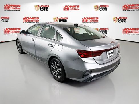 Used 2023 Kia Forte LXS image 2