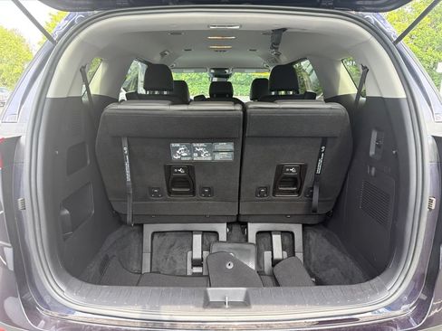 Used 2024 Kia Carnival LX FWD image 21
