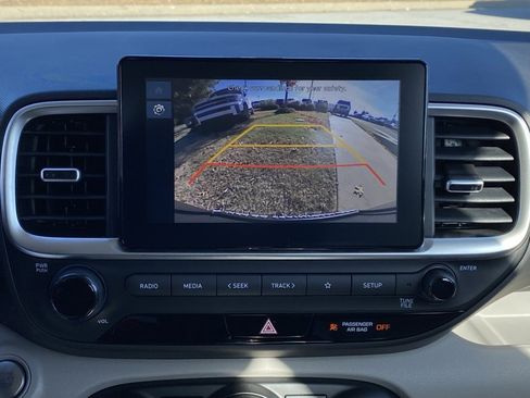 New 2025 Hyundai Venue SEL image 17