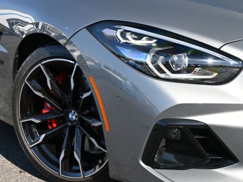 Used 2025 BMW Z4 M40i w/ Premium Package image 17