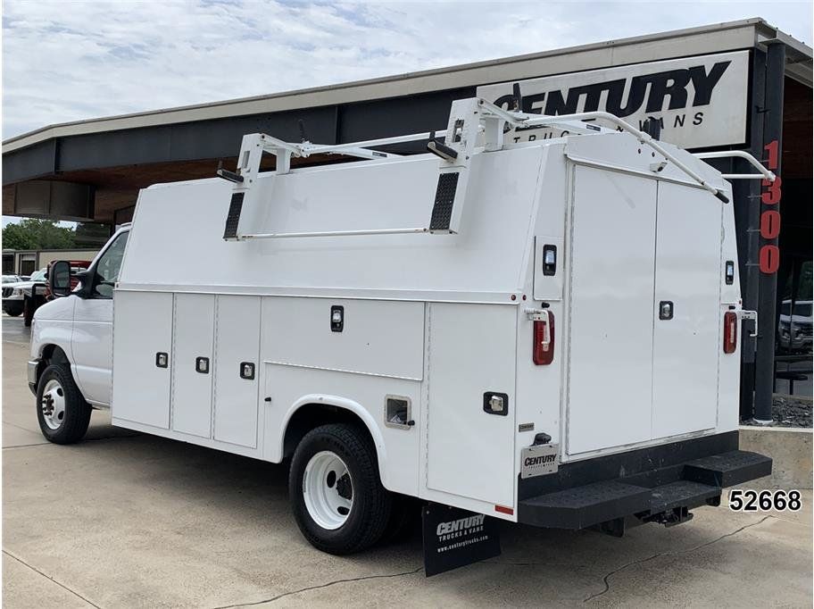 Used 2023 Ford E-450 and Econoline 450 Super Duty w/ Power Windows & Locks Group RWD image 7
