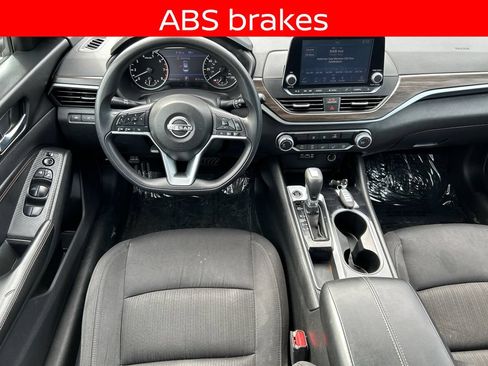 Used 2024 Nissan Altima 2.5 SV FWD image 26