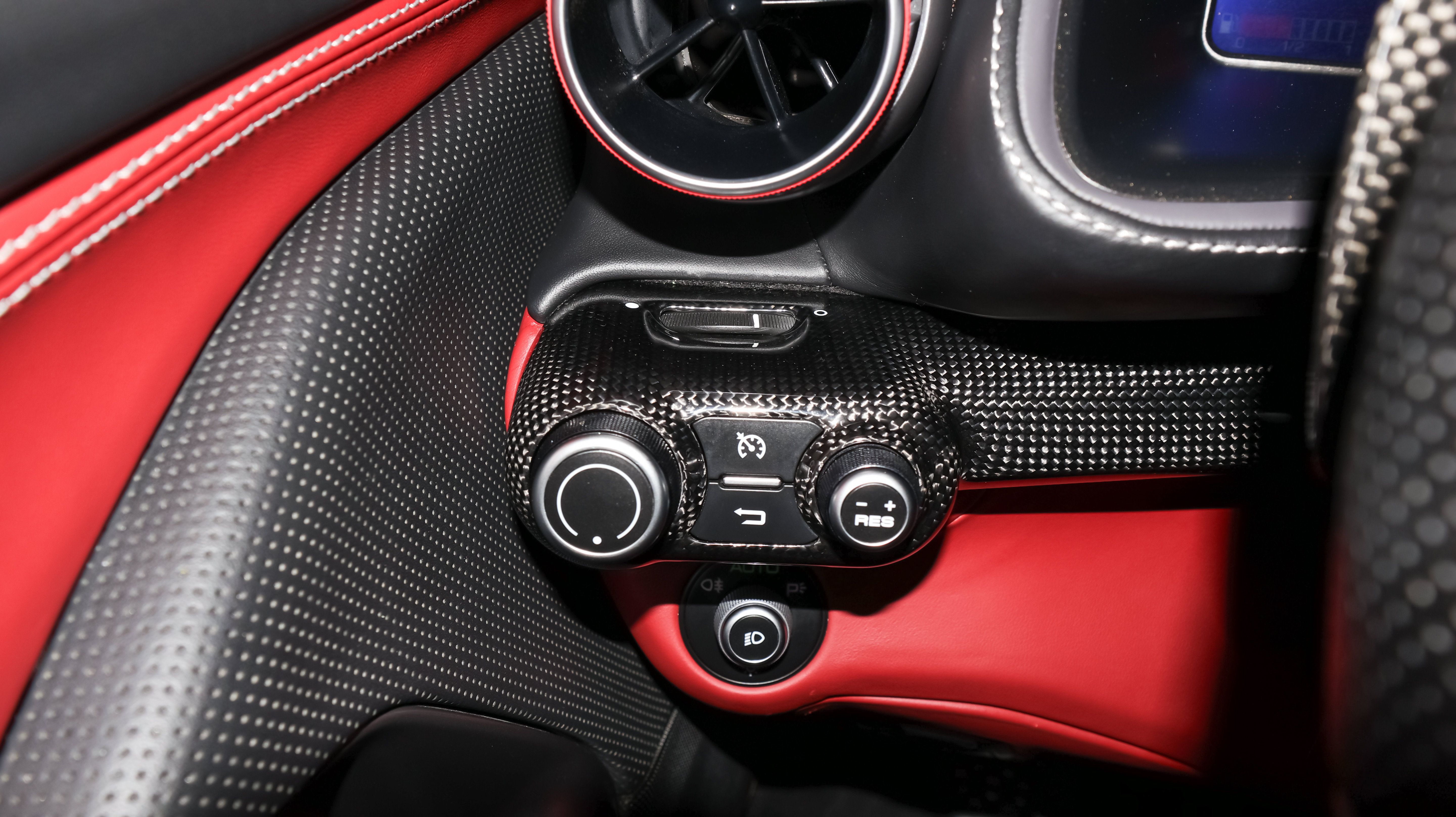 Used 2019 Ferrari 812 Superfast RWD image 30