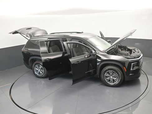Used 2025 Chevrolet Traverse LT FWD image 70