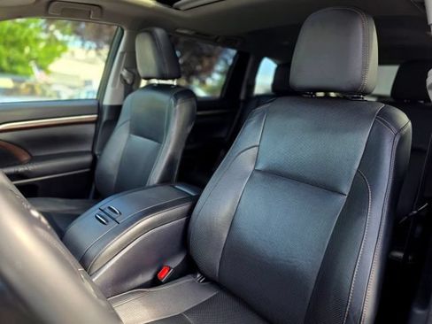 Used 2015 Toyota Highlander Limited AWD/4WD image 33