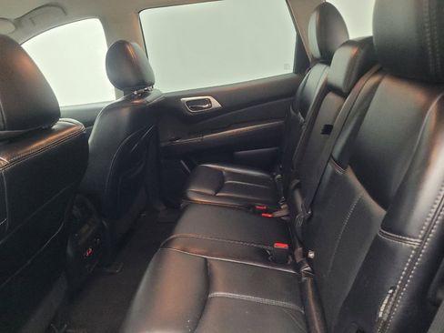 Used 2020 Nissan Pathfinder SL AWD/4WD image 18