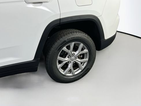 Used 2022 Jeep Grand Cherokee Limited image 26