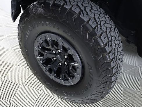 Used 2025 Ford Bronco Raptor AWD/4WD image 42
