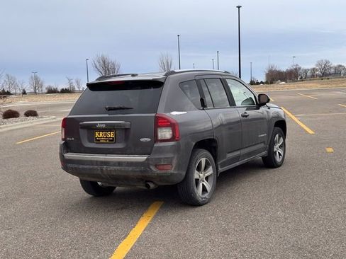 Used 2016 Jeep Compass High Altitude image 3