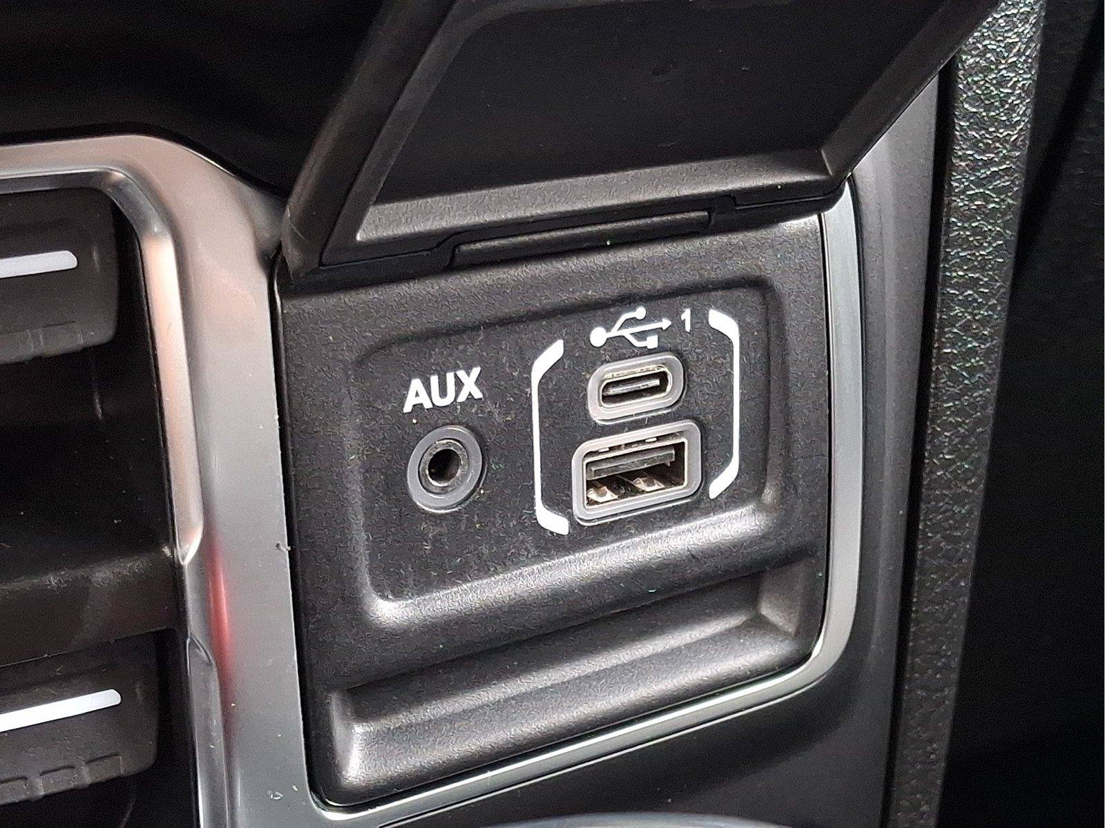 Used 2025 Jeep Wrangler Unlimited Sahara AWD/4WD image 23