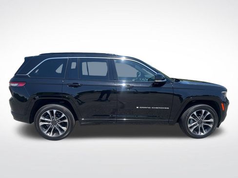 Used 2025 Jeep Grand Cherokee Overland w/ Trailer Tow Package AWD/4WD image 7
