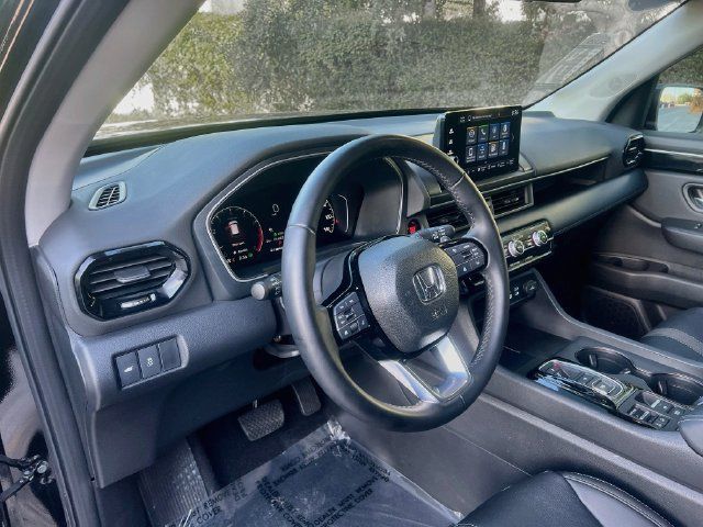 Used 2023 Honda Pilot EX-L image 11