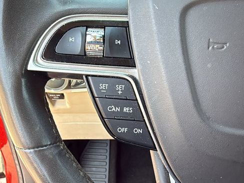 Used 2019 Lincoln Nautilus Select w/ Cargo Utility Package FWD image 9