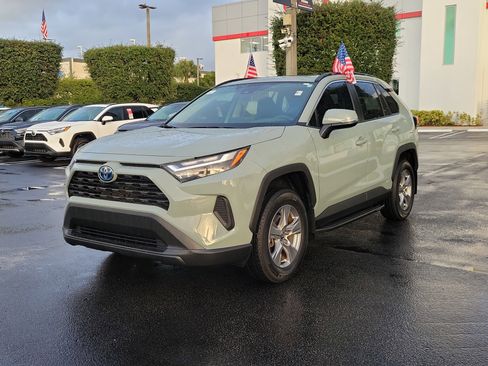 Used 2022 Toyota RAV4 XLE image 5