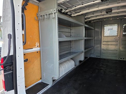 Used 2021 Nissan NV 2500 SV image 11