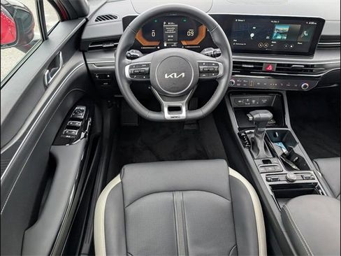 Certified 2025 Kia K5 GT-Line image 8