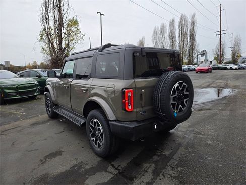 New 2025 Ford Bronco Outer Banks image 7