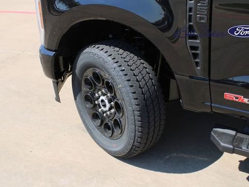 New 2026 Ford F350 Lariat w/ Black Appearance Package image 5