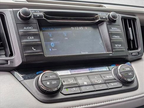 Used 2018 Toyota RAV4 XLE FWD image 5