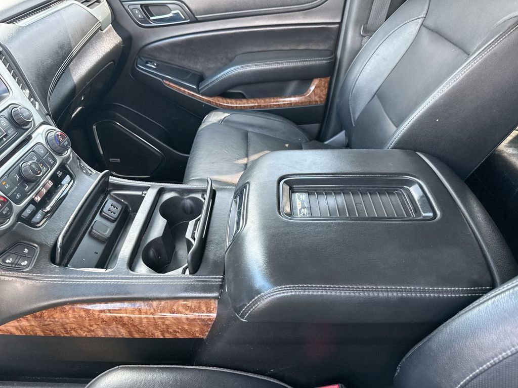 Used 2018 Chevrolet Suburban Premier AWD/4WD image 20