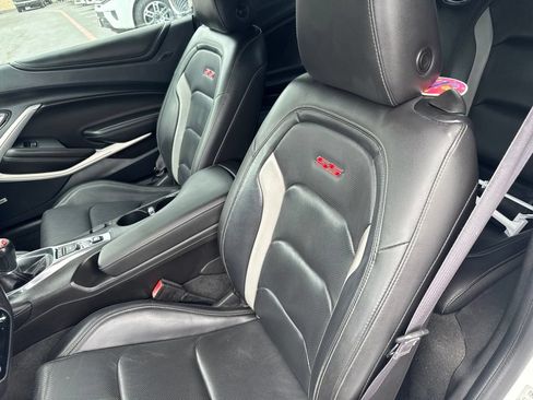 Used 2016 Chevrolet Camaro SS RWD image 6