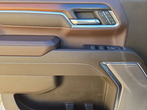 Used 2024 GMC Sierra 2500 Denali w/ Technology Package image 15