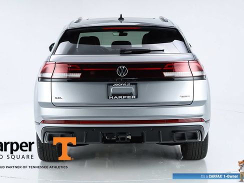 Used 2025 Volkswagen Atlas Cross Sport SEL R-Line AWD/4WD image 47