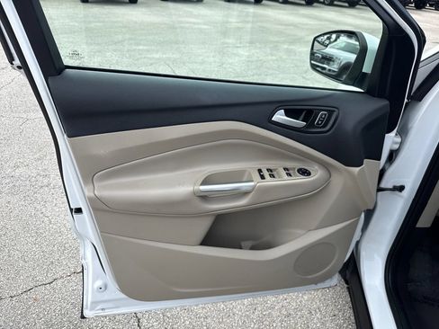 Used 2018 Ford Escape SE FWD image 13