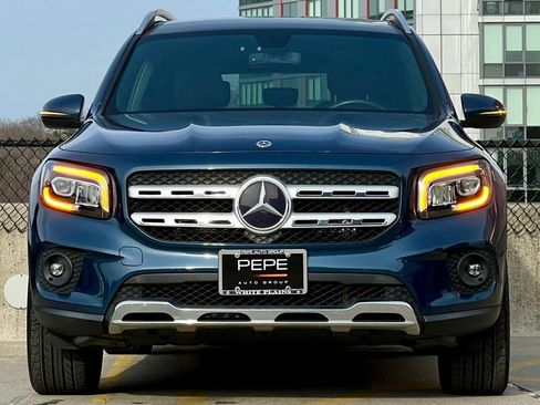 Used 2022 Mercedes-Benz GLB 250 4MATIC image 3