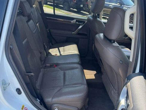 Used 2015 Lexus GX 460 w/ Premium Package AWD/4WD image 24