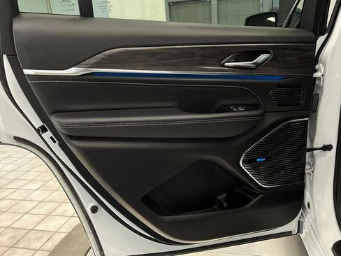 Used 2022 Jeep Grand Cherokee L Overland image 30