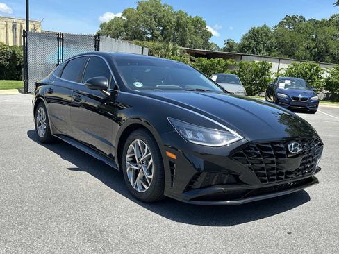 Used 2021 Hyundai Sonata SEL FWD image 2