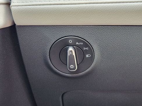 New 2026 Volkswagen Taos SEL image 12