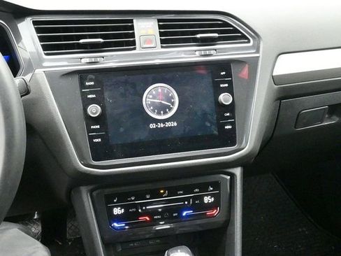 Used 2022 Volkswagen Tiguan SE image 20